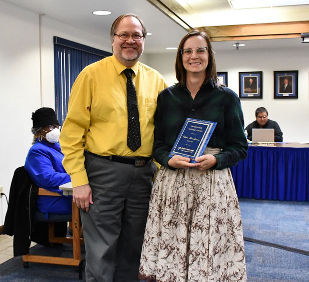 2023 Outstanding Alunmi winner Elinor Henderson 2023 Outstanding Alunmi winner Elinor Henderson