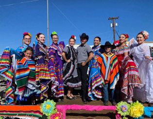 Folklorico Dancers